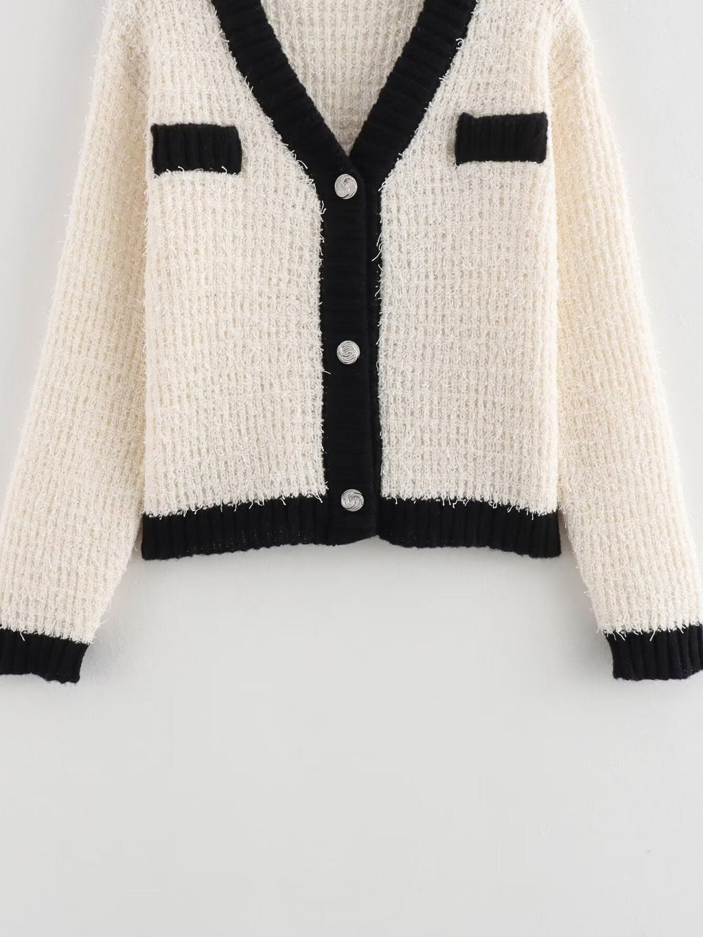 NYRA – Zweiteiliges Strick-Set mit Jacke &amp; Rock