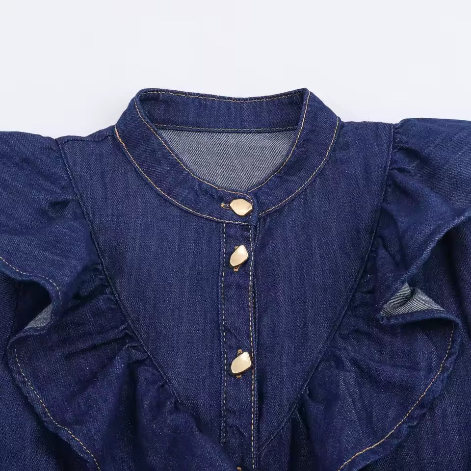 AMIRA – Denim Zweiteiler mit Rüschenbluse & Hose