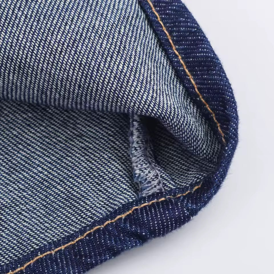 AMIRA – Denim Zweiteiler mit Rüschenbluse & Hose