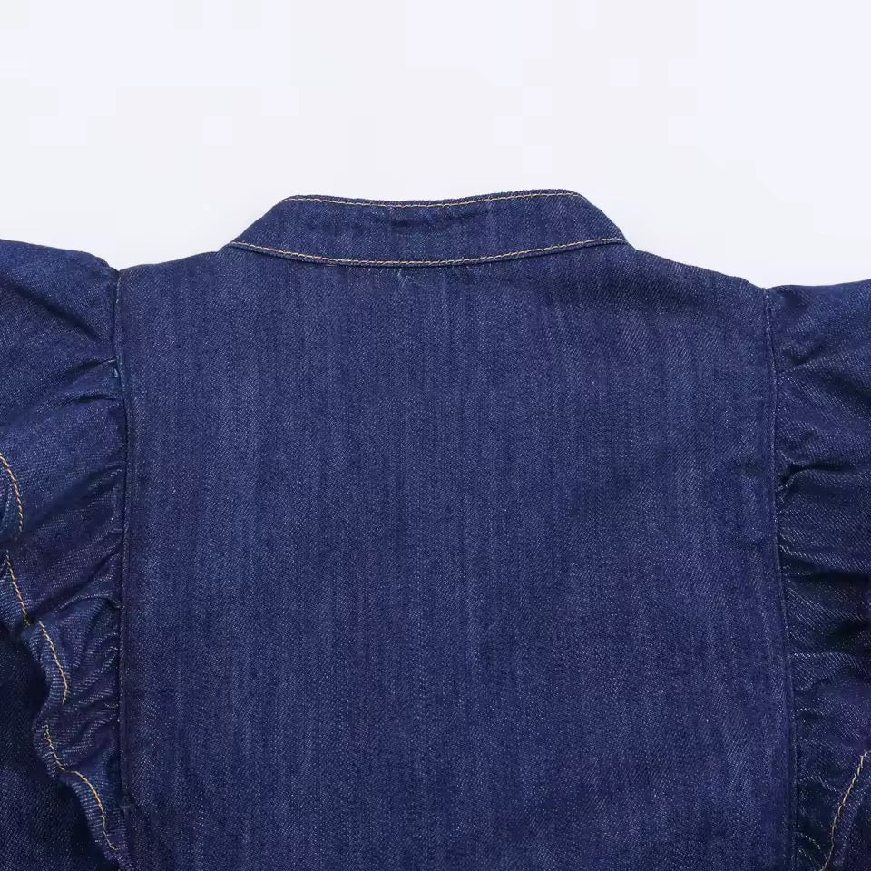 AMIRA – Denim Zweiteiler mit Rüschenbluse & Hose