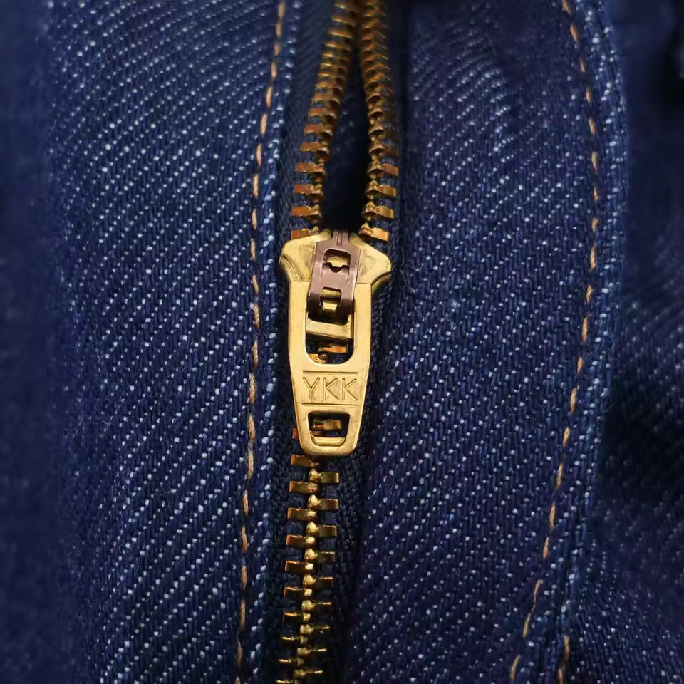 AMIRA – Denim Zweiteiler mit Rüschenbluse & Hose