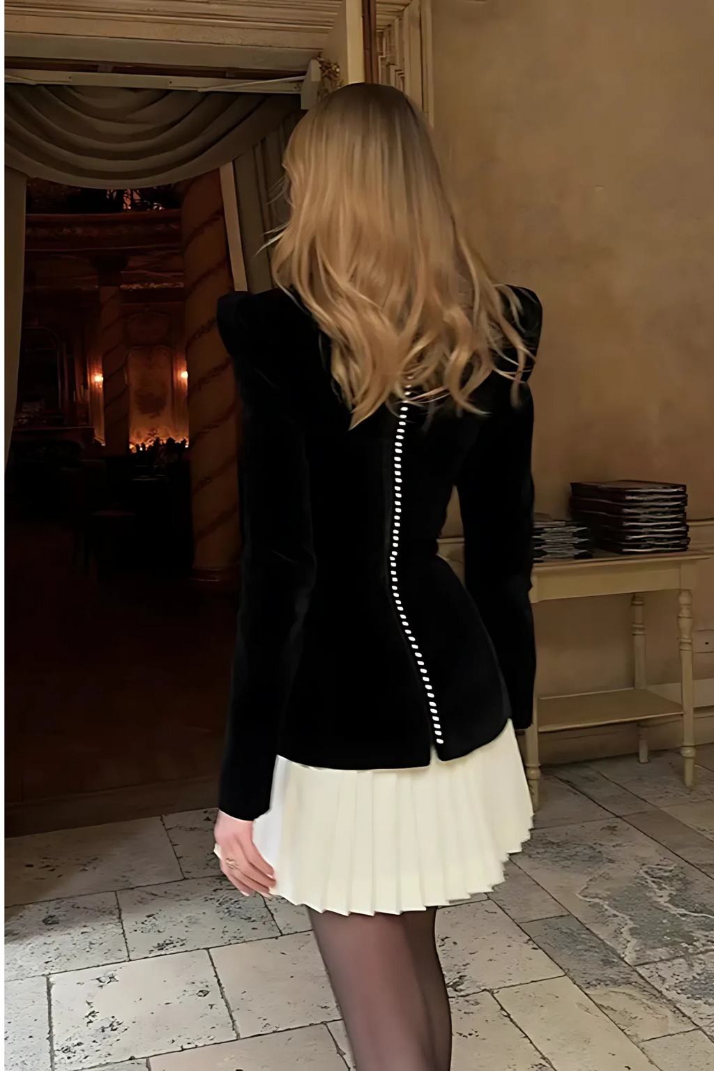 OLIVIA - Short long-sleeved dress with pleats and button details