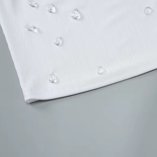 VALENTINA – Figure-hugging tank top with teardrop glass stone