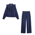 AMIRA – Denim Zweiteiler mit Rüschenbluse & Hose