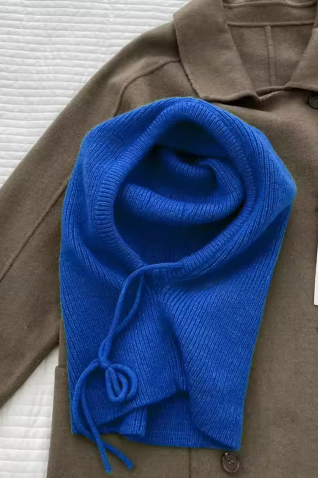 SORRA – 2-in-1 knitted hood for head and neck