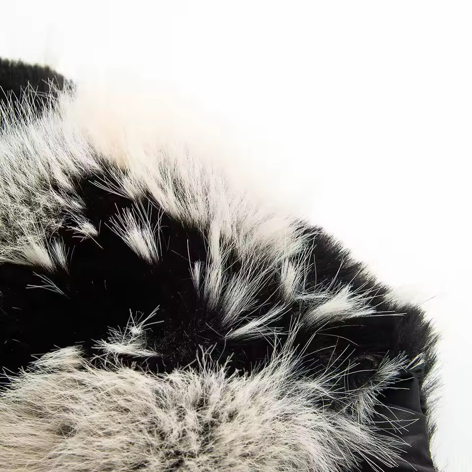 AMELIA - Statement-Kunstfelljacke im Animal-Look