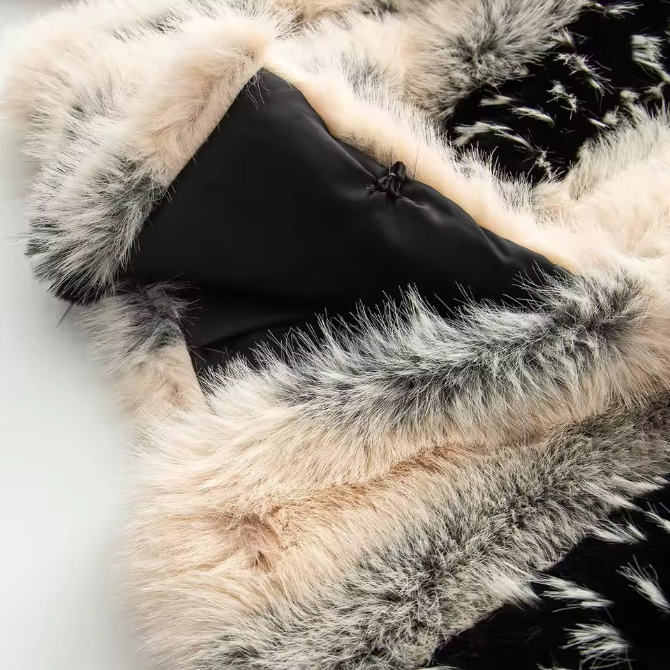 AMELIA - Statement-Kunstfelljacke im Animal-Look