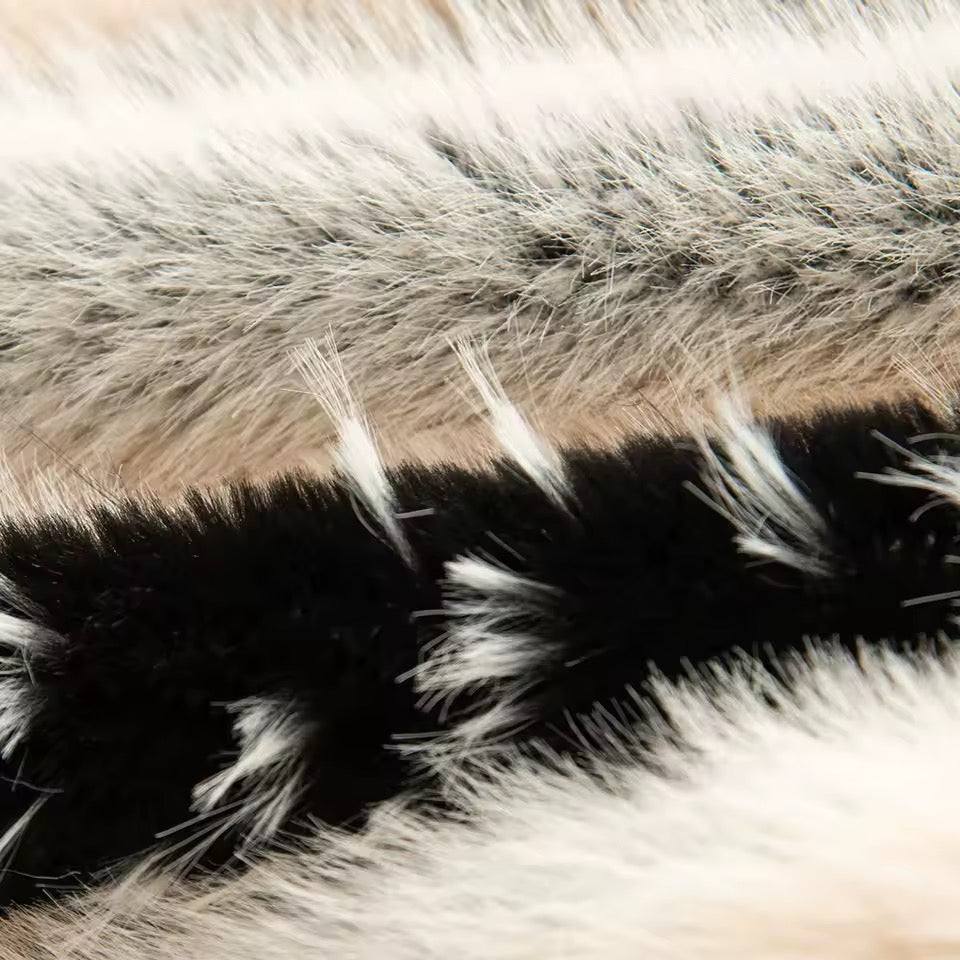 AMELIA - Statement-Kunstfelljacke im Animal-Look