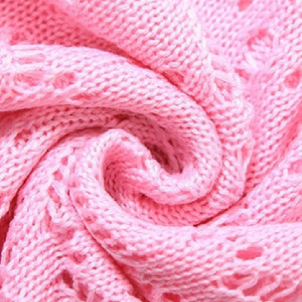 ROSE – Two-piece crochet set with 3D flower appliqués